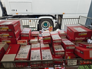 Schroeven En Pluggen Ca 55 Dozen Fischer, Partij